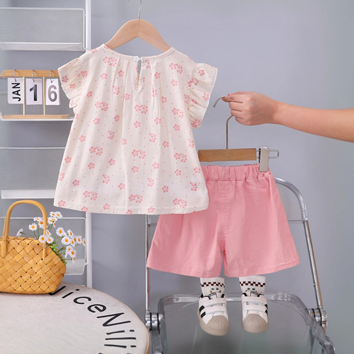 Girls Pink Floral Print Bow Applique Top With Shorts Set Sets