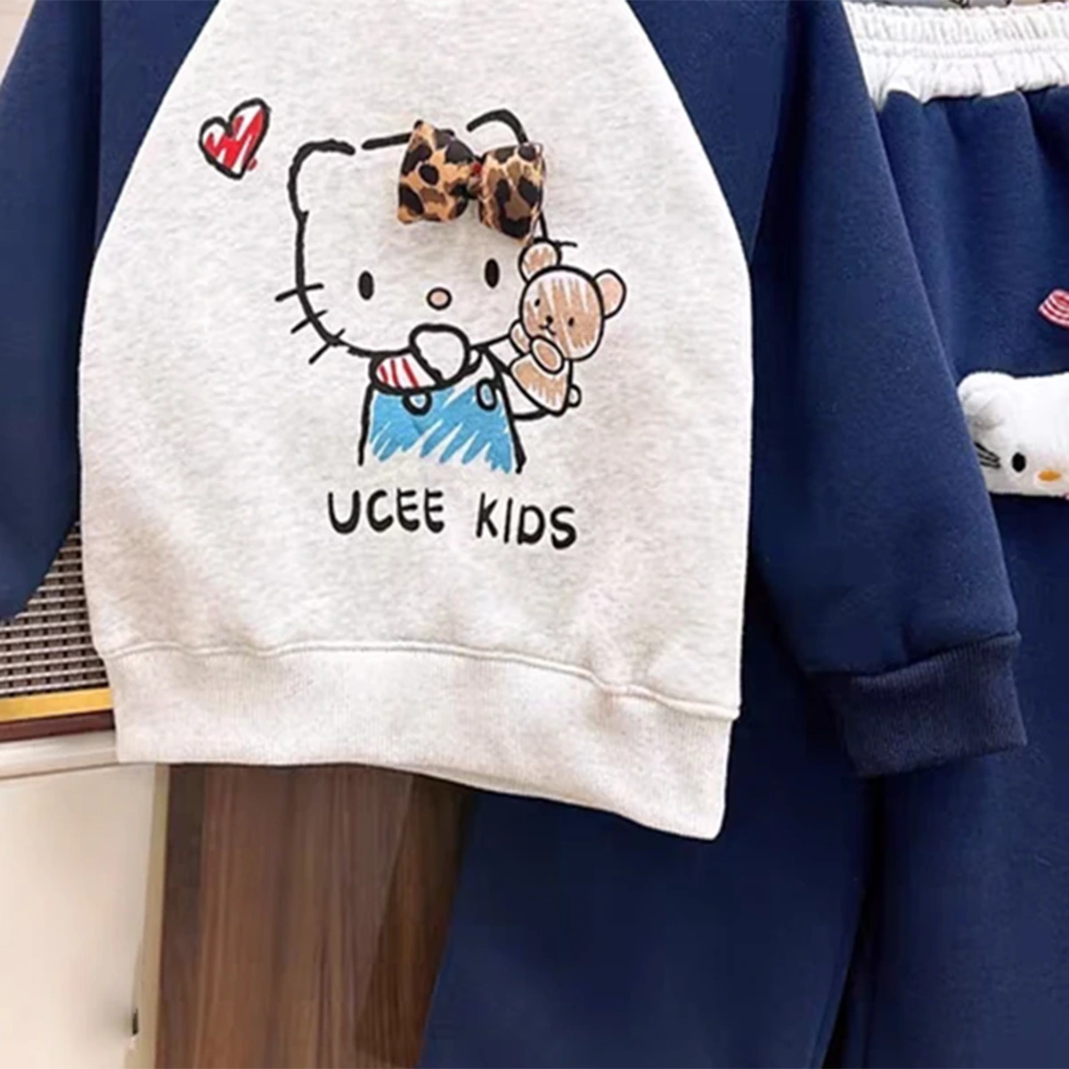 Girls Navy Blue Cat Cartoon Printed Sweatshirt With Pants Sets Sets