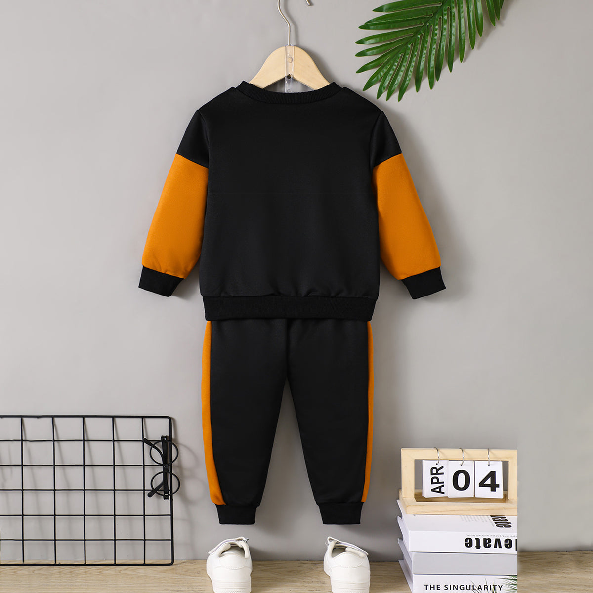 Boys Orange-Black Colorblocked Sweatshirt with Joggers Set Sets