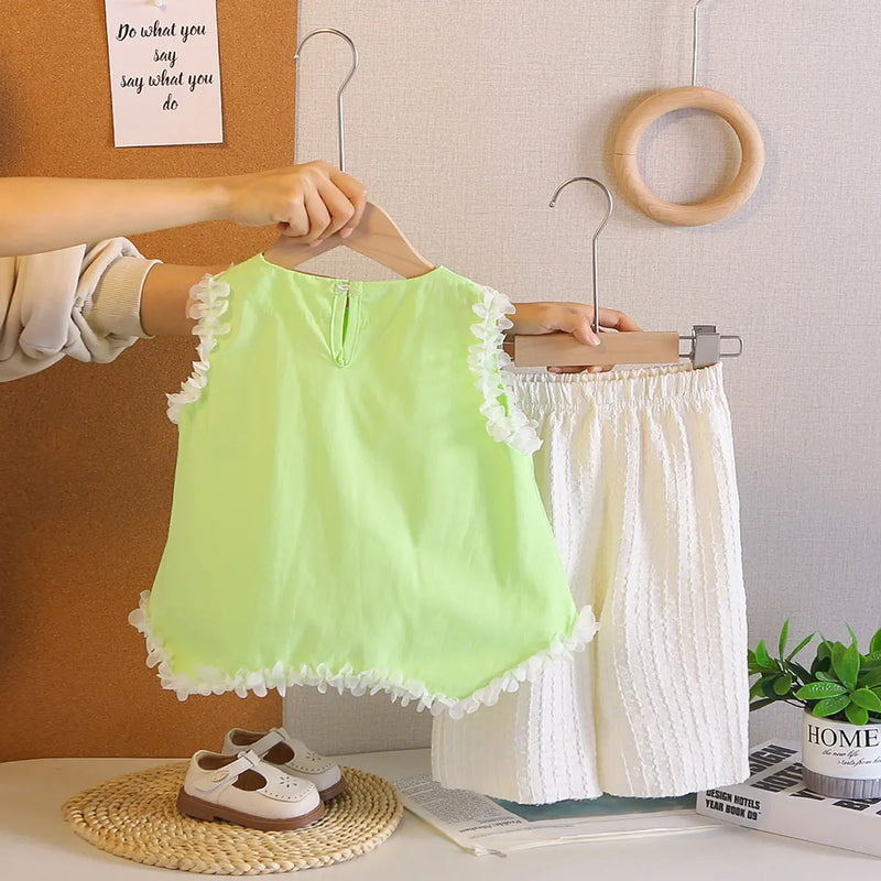 Girls Green SLeeveless Top With Textured Pants Sets Sets