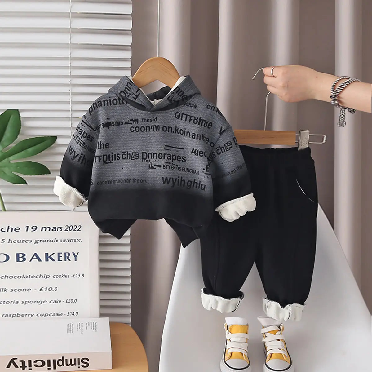 Boys Black Ombre Printed Hoodie With Jogger Sets Sets Black 1-2 Y