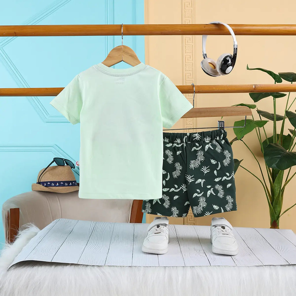 Boys Green Typographic Printed Short Sleeves T-Shirt With Pinted Drawstring Shorts Sets Sets