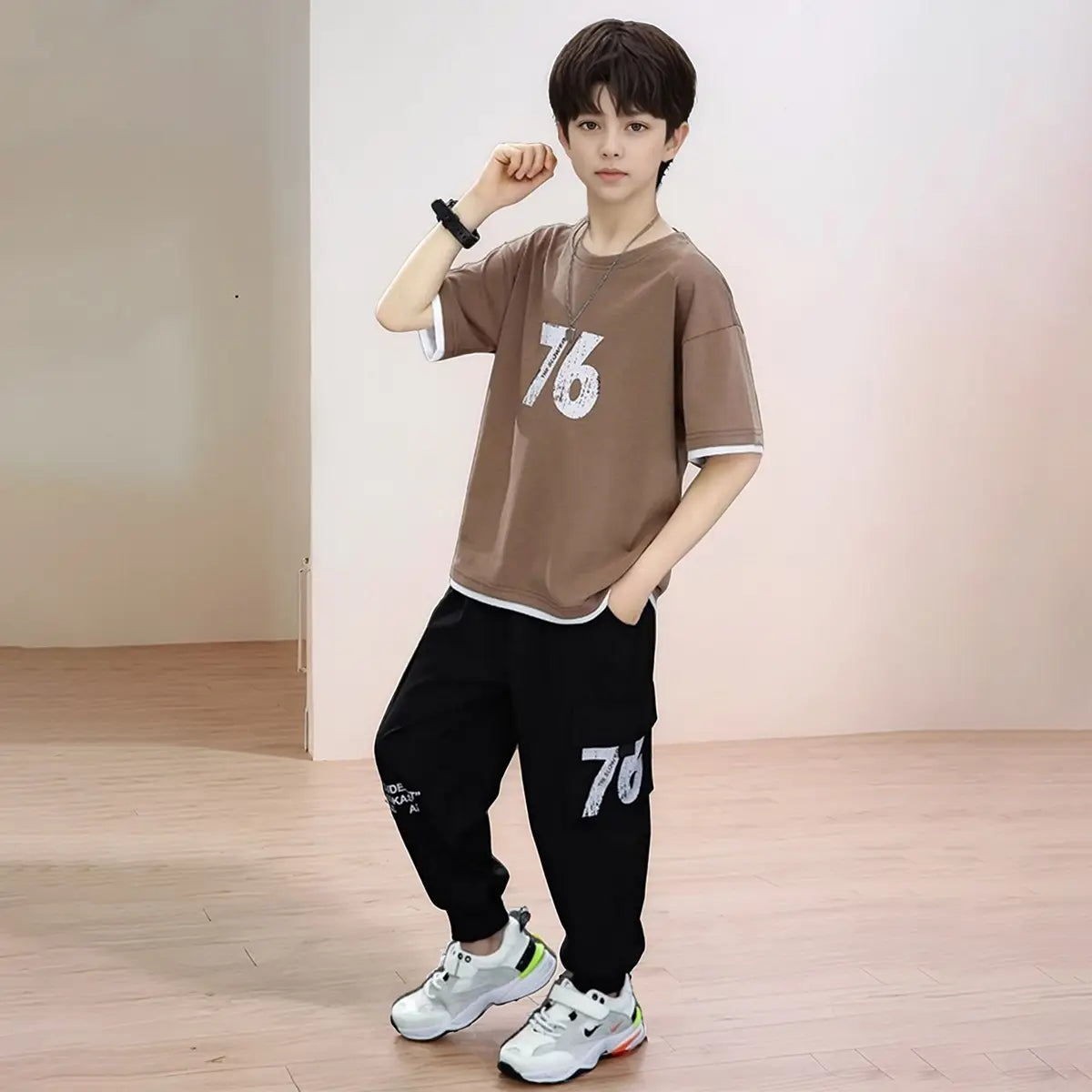 Boys Brown Alphanumeric Printed T-Shirt With Joggers Set Sets