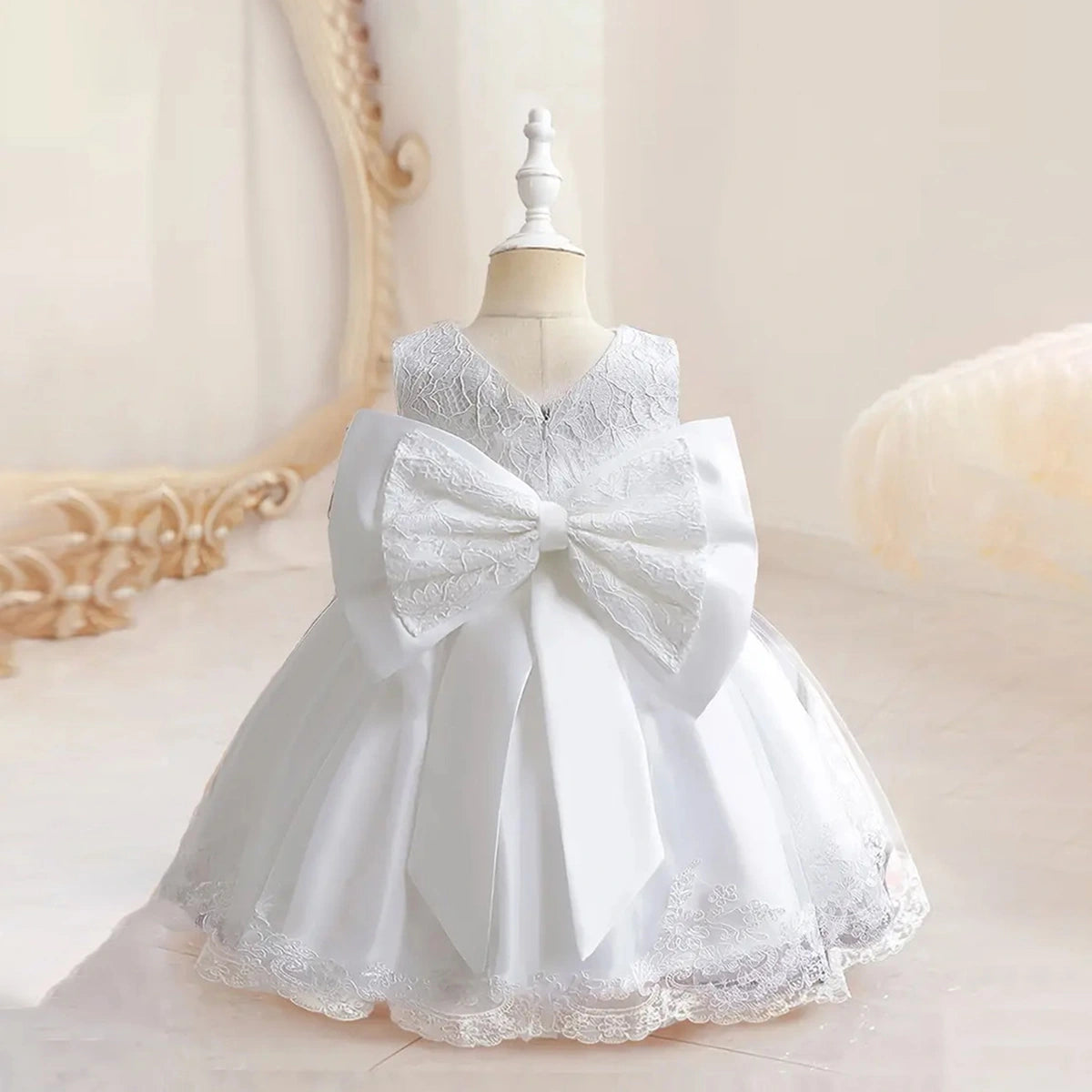 Girls White Sleeveless Scalloped Hem Party Wear Dress With Bow Party Dresses