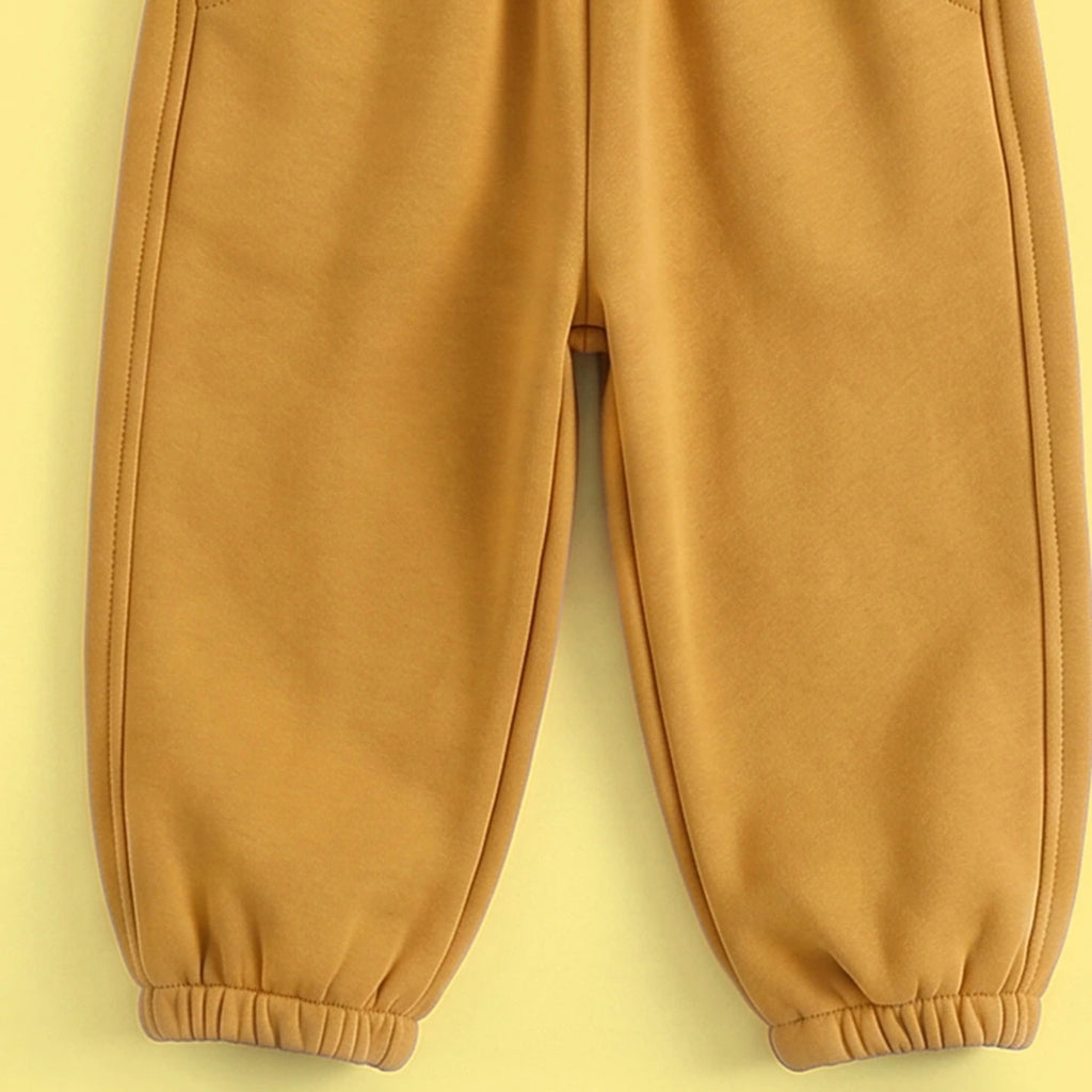 Girls Graphic Sweatshirt With Mustard Pants Sets Sets