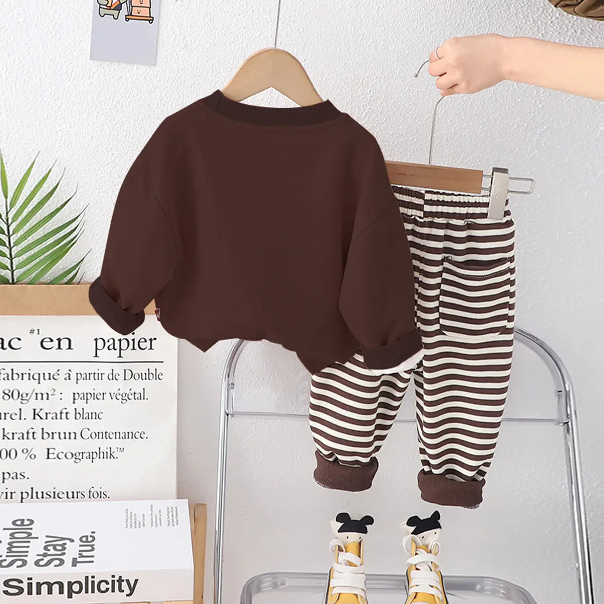 Girls Dark Brown Typographic Printed Sweatshirt With Stripes Jogger Sets Sets