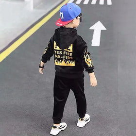 Boys Black Typographic Printed Hooded Zip-up Jacket With Jogger Sets Sets