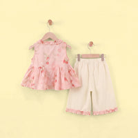 Girls Light Pink Strawberry Print Sleeveless Top With Pants Sets 2 pc. Sets