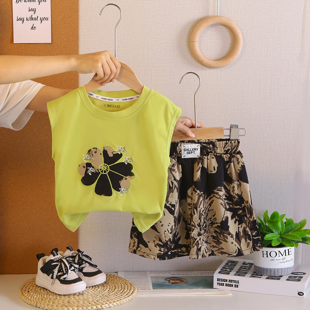 Girls Green Floral Applique T-Shirt With Elasticated Printed Shorts Sets 2 pc. Sets Green 1-2 Y