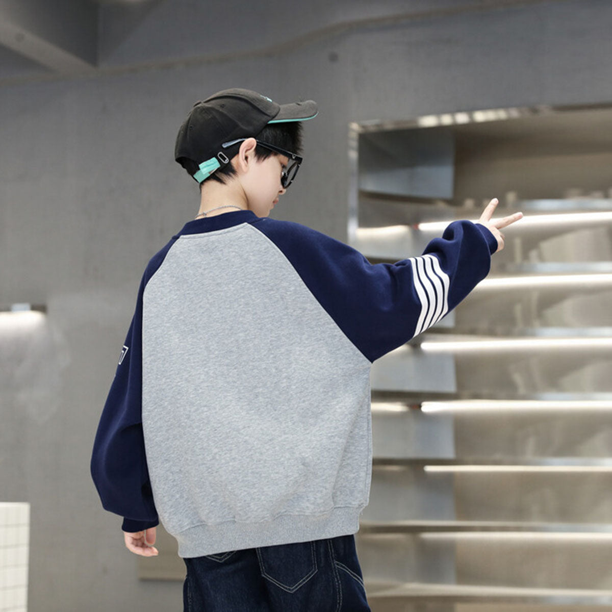 Boys Grey Typographic Printed Raglan Sleeves Winter Sweatshirt Sweatshirts & Hoodies