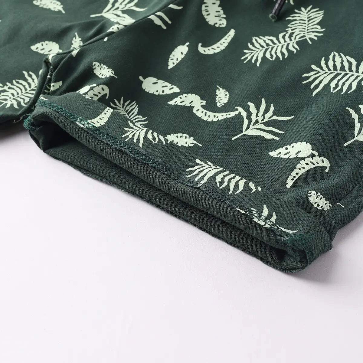 Boys Green Typographic Printed Short Sleeves T-Shirt With Pinted Drawstring Shorts Sets Sets