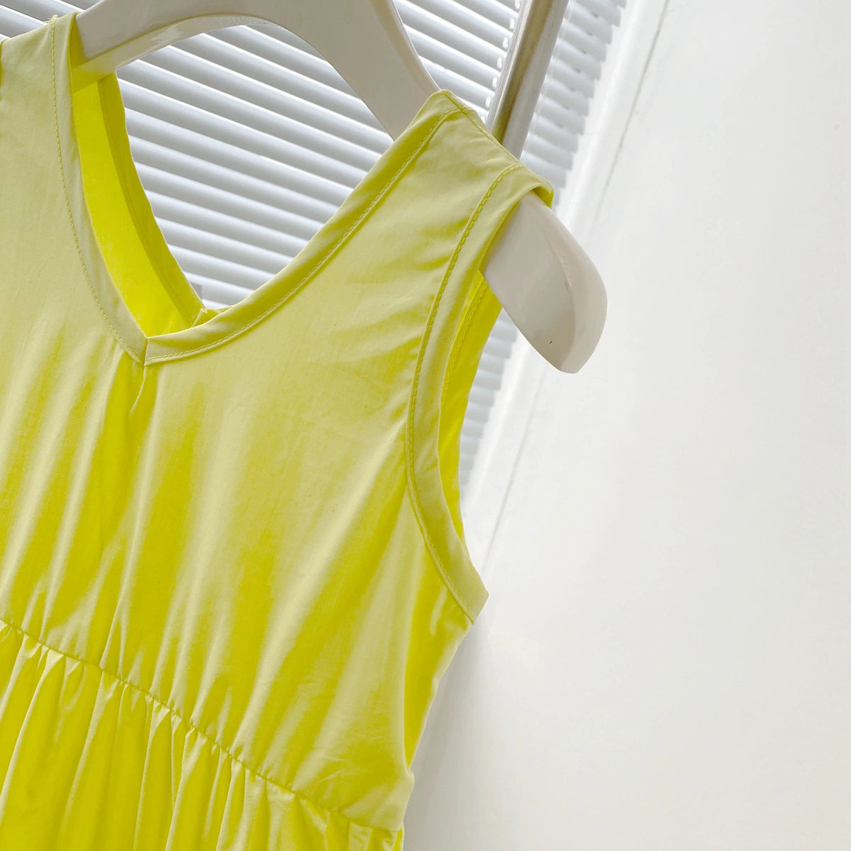 Girls Yellow Sleeveless V-Neck Balloon Dress Casual Dresses
