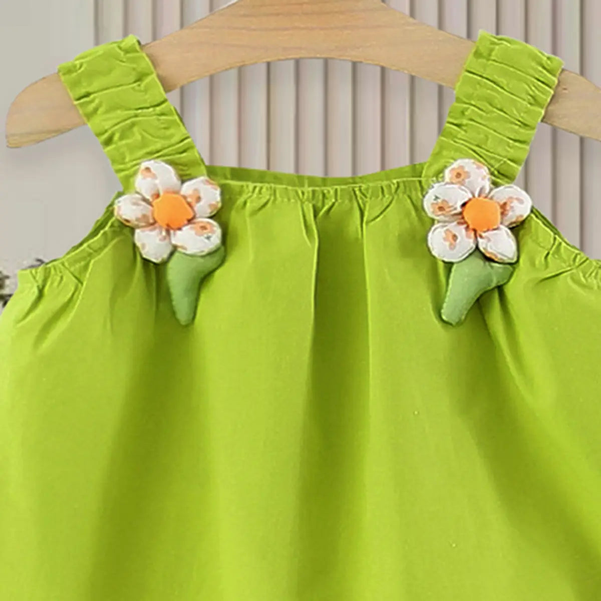 Girls Green Flower Applique Top With Shorts Sets Sets