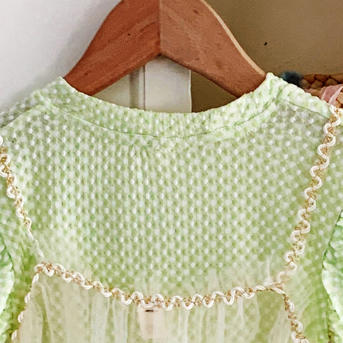Girls Green Self Design T-Shirt Dress & Overlay Tulle Pinafore Dress Casual Dresses