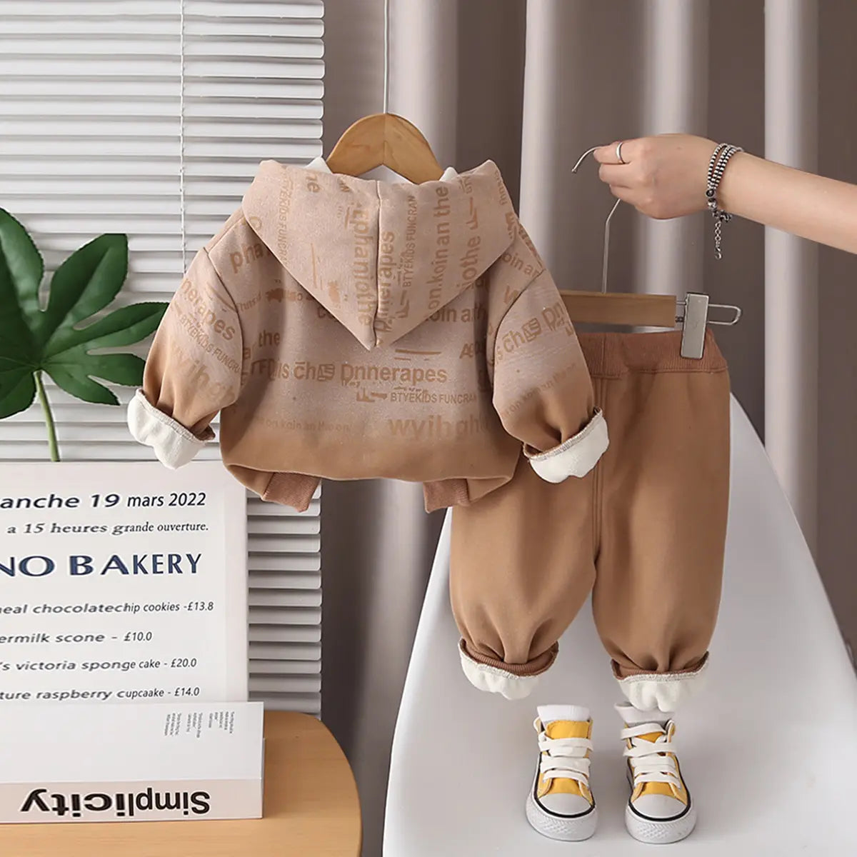 Boys Brown Ombre Printed Hoodie With Jogger Sets Sets