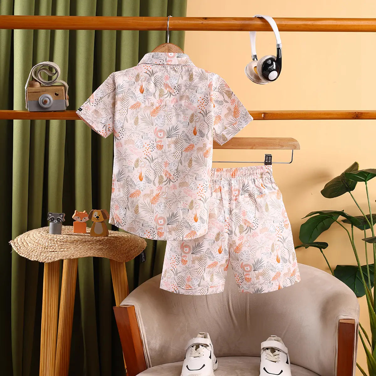 Boys Pink Animal Printed Short Sleeve Shirt With Printed T-Shirt and Shorts Sets Sets