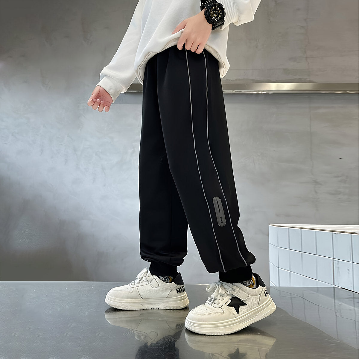 Boys Black Solid Elasticated Joggers Trackpants & Joggers