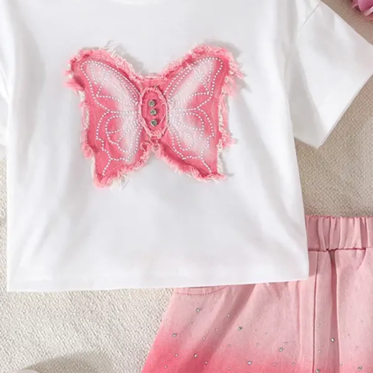 Girls White Butterfly Applique T-Shirt With Ombre Print Shorts Sets Sets