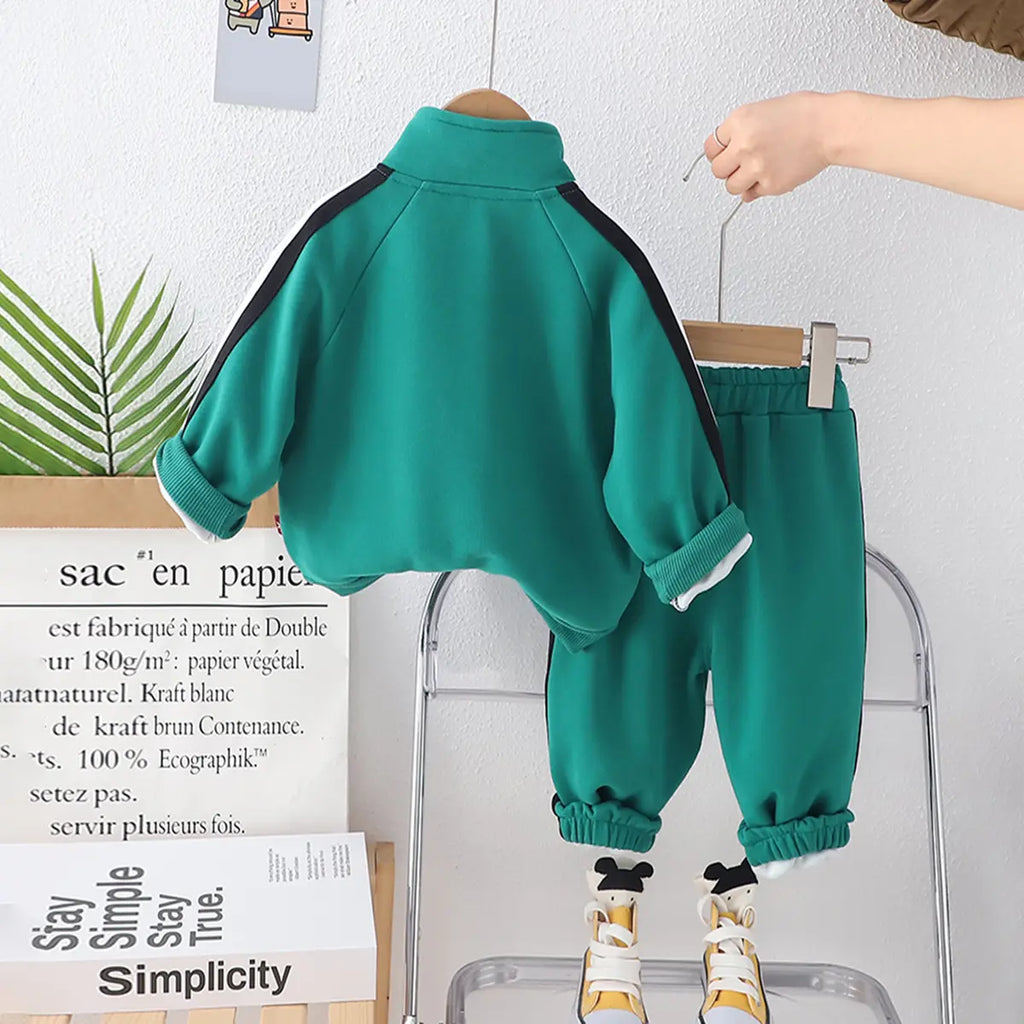 Boys Green Typographic Printed Zipper Jacket With Jogger Co-ord Sets Sets
