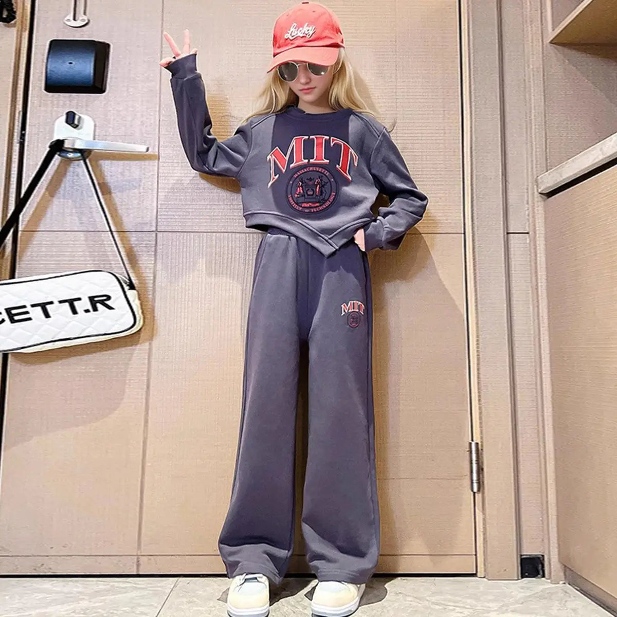 Girls Grey Typographic Printed Sweatshirt With Asymmetrical Hemline & Pant Sets Sets Grey 5-6 Y