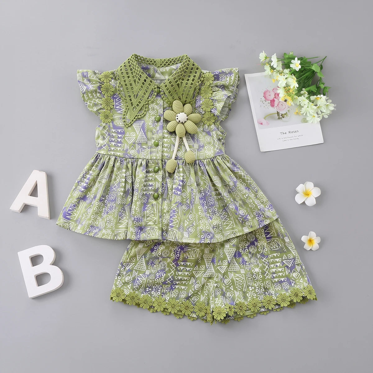 Girls Green Geometric Print Flutter Sleeve Top With Shorts Sets 2 pc. Sets