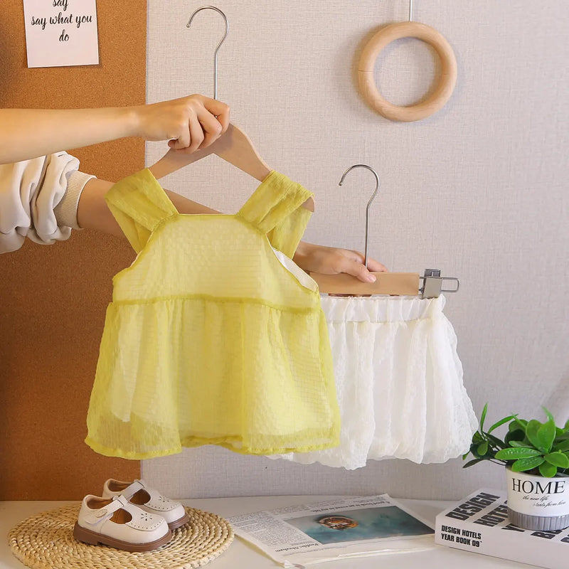 Girls Yellow Checked Sleeveless Top With Bloomer-style Shorts Sets Sets
