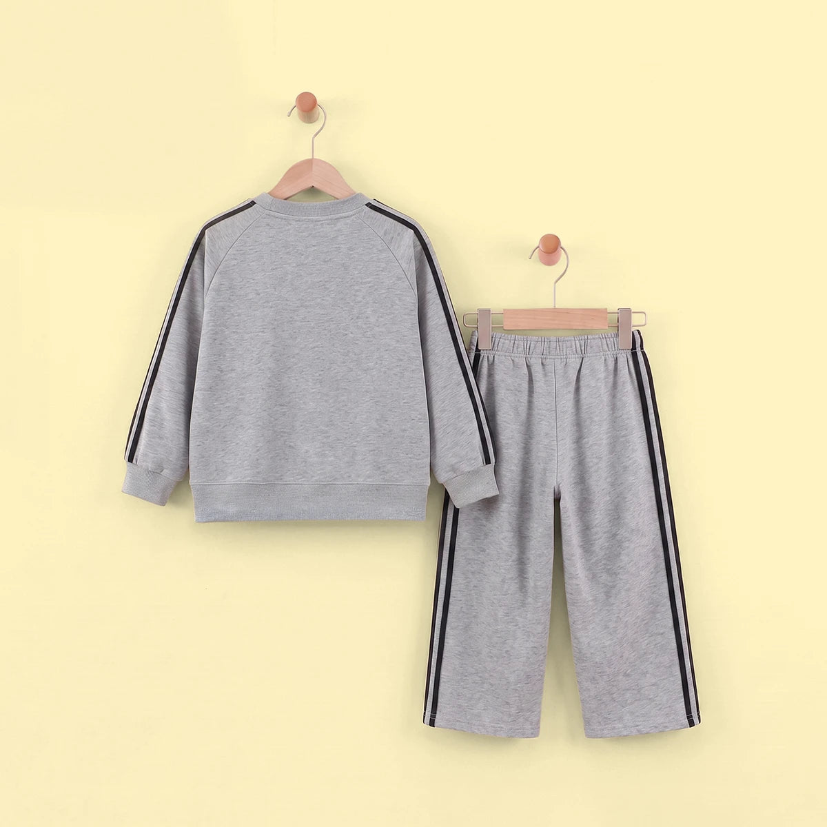 Boys Grey Typographic Printed Sweatshirt With Pants Set Sets