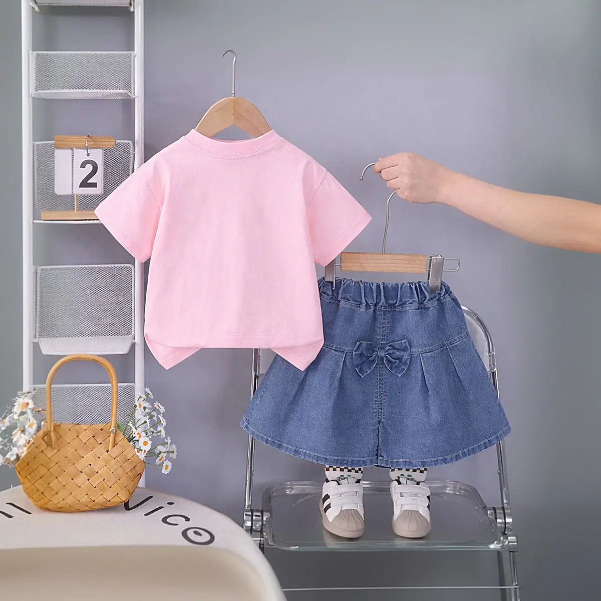 Girls Pink Flower Embellished T-Shirt With Denim Shorts Sets Sets