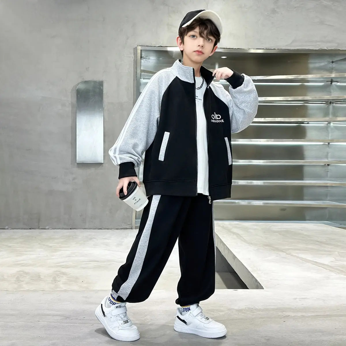 Boys Black Embroidered Sweatshirt With Jogger Sets Sets