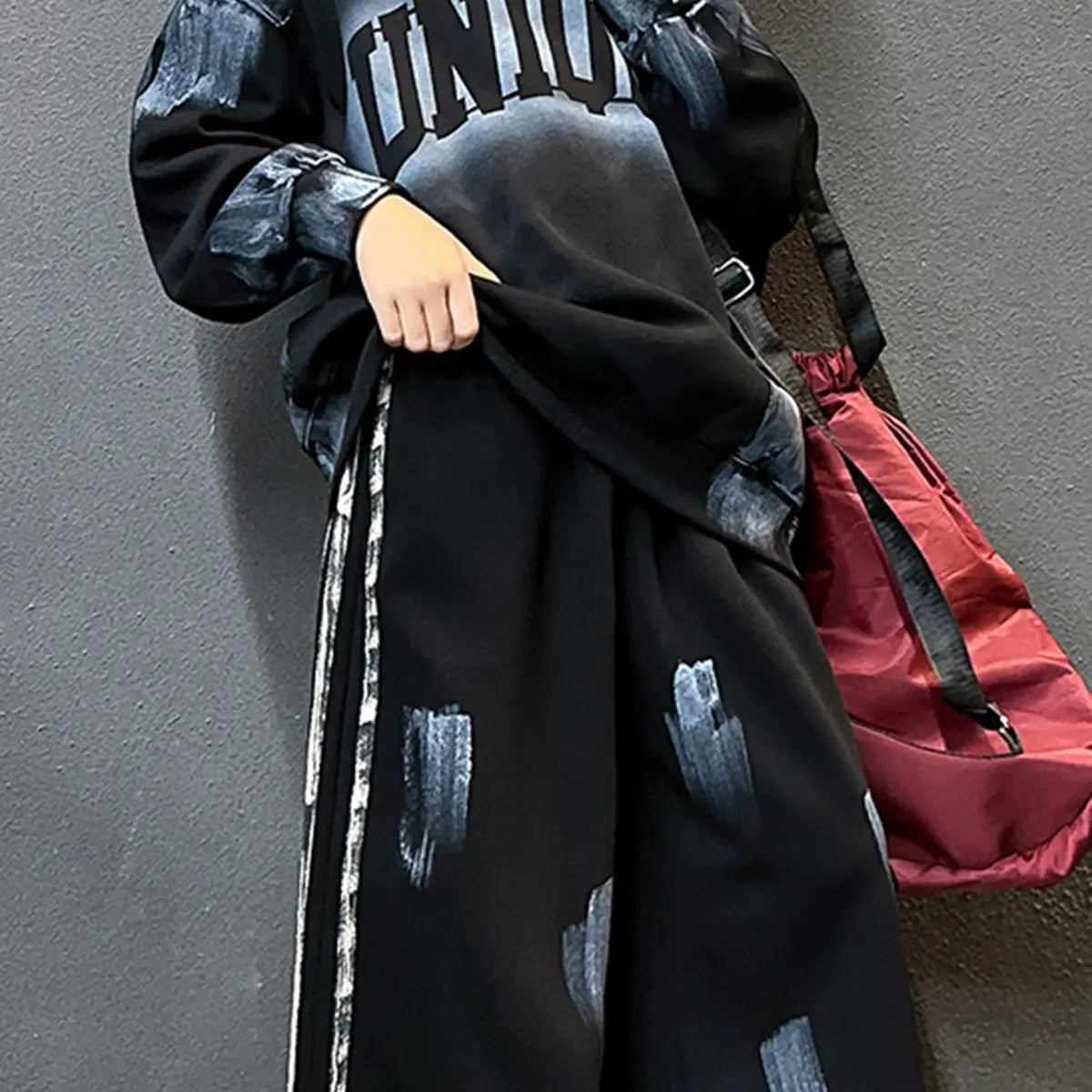 Girls Black Typographic Printed Sweatshirt With Wide Leg Pant Sets Sets