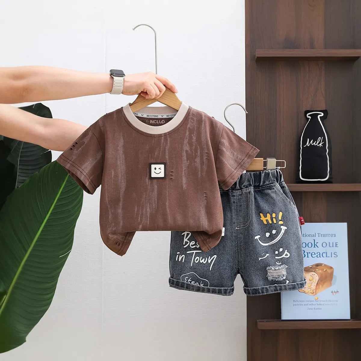 Boys Brown Short Sleeves T-Shirt With Printed Denim Shorts Set Sets Brown 1-2 Y