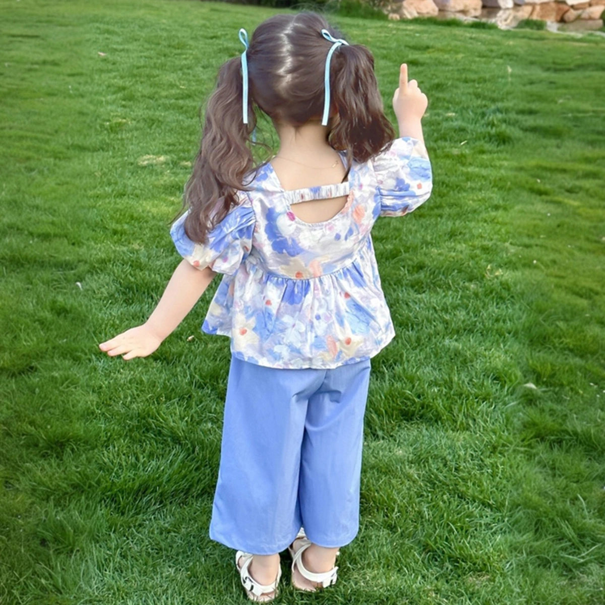 Girls Blue Floral Print Puff Sleeve Top With Pants Sets Sets