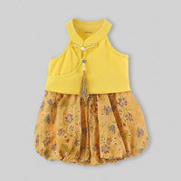 Girls Yellow Mandarin Collar Top With Floral Print Shorts Sets Sets