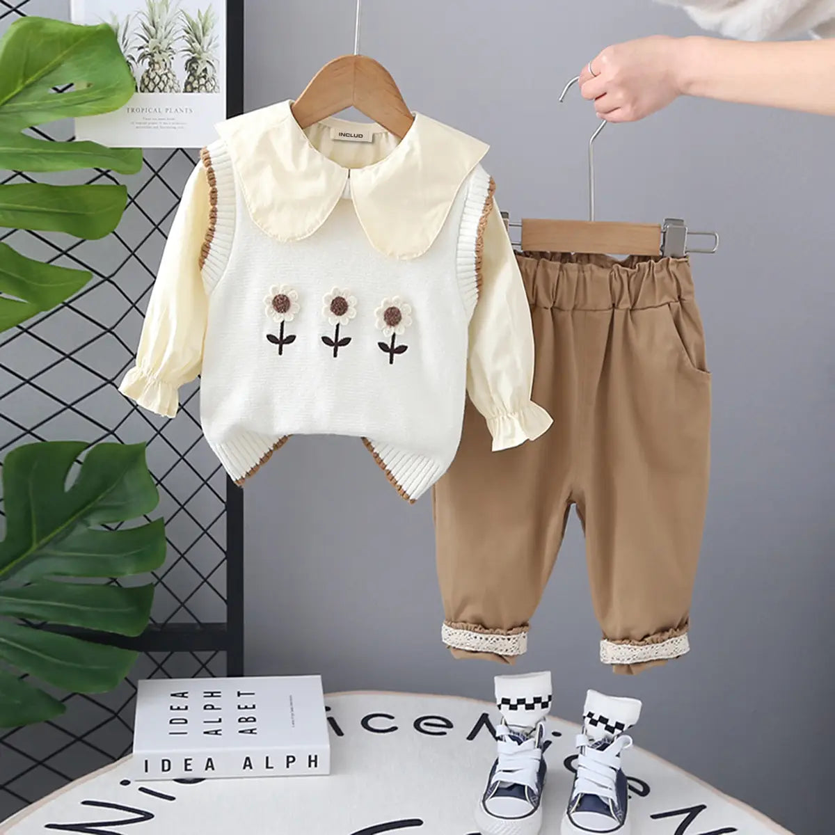 Girls White Floral Embroidered Sweater Vest With Top & Pants Set Sets White 1-2 Y