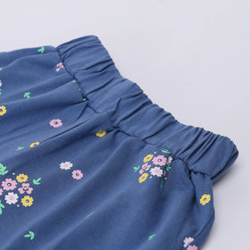 Girls Yellow Heart Graphic Puff Sleeve Top With Floral Shorts Sets Sets