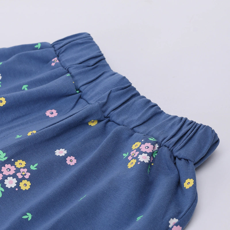 Girls Yellow Heart Graphic Puff Sleeve Top With Floral Shorts Sets Sets