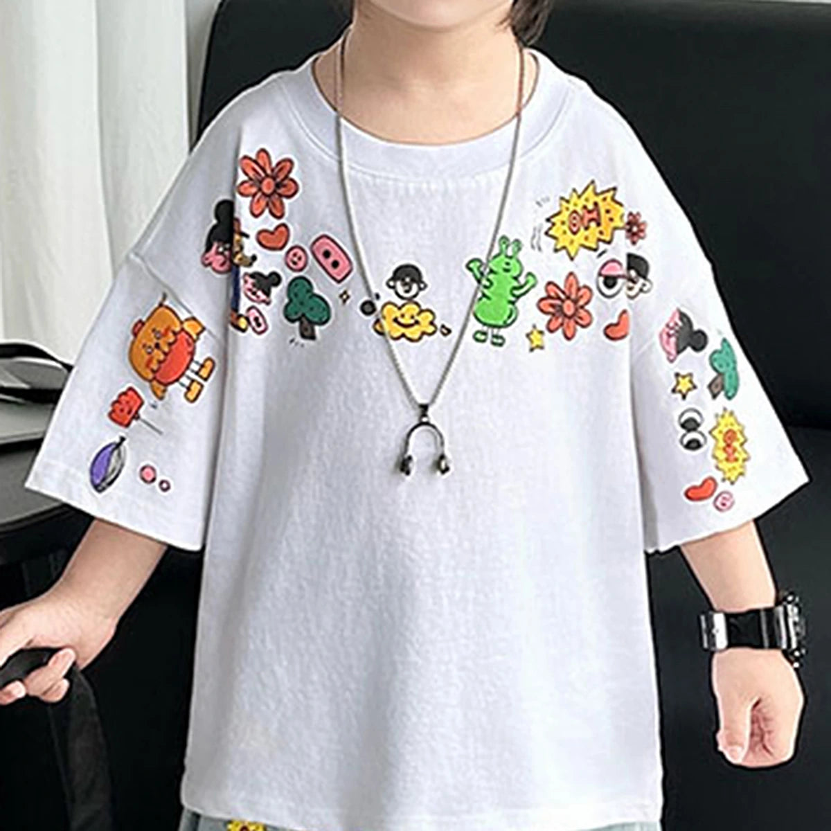 Boys White Graphics Oversized T-Shirt With Denim Cropped Pants Set Sets