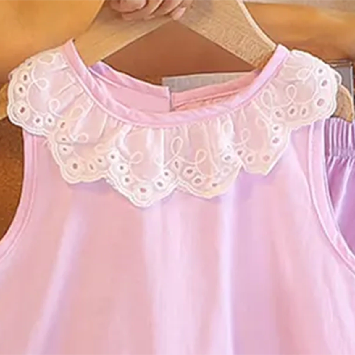 Girls Purple Sleeveless Ruffled Top With Pants Sets Sets