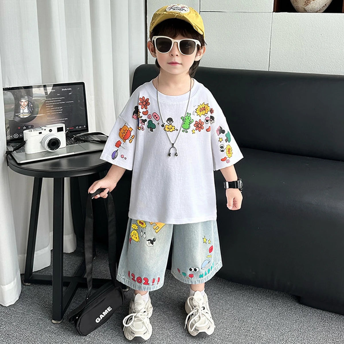 Boys White Graphics Oversized T-Shirt With Denim Cropped Pants Set Sets White 2-3 Y