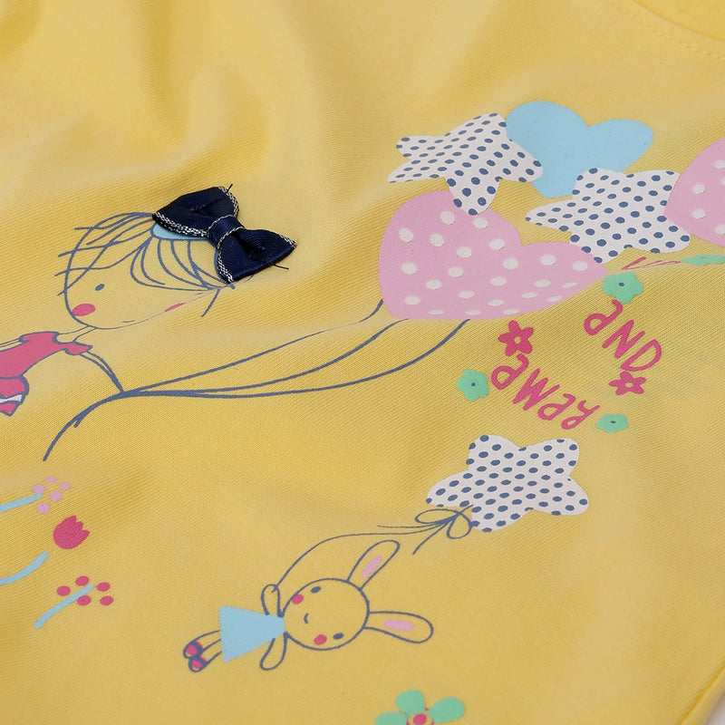 Girls Yellow Heart Graphic Puff Sleeve Top With Floral Shorts Sets Sets