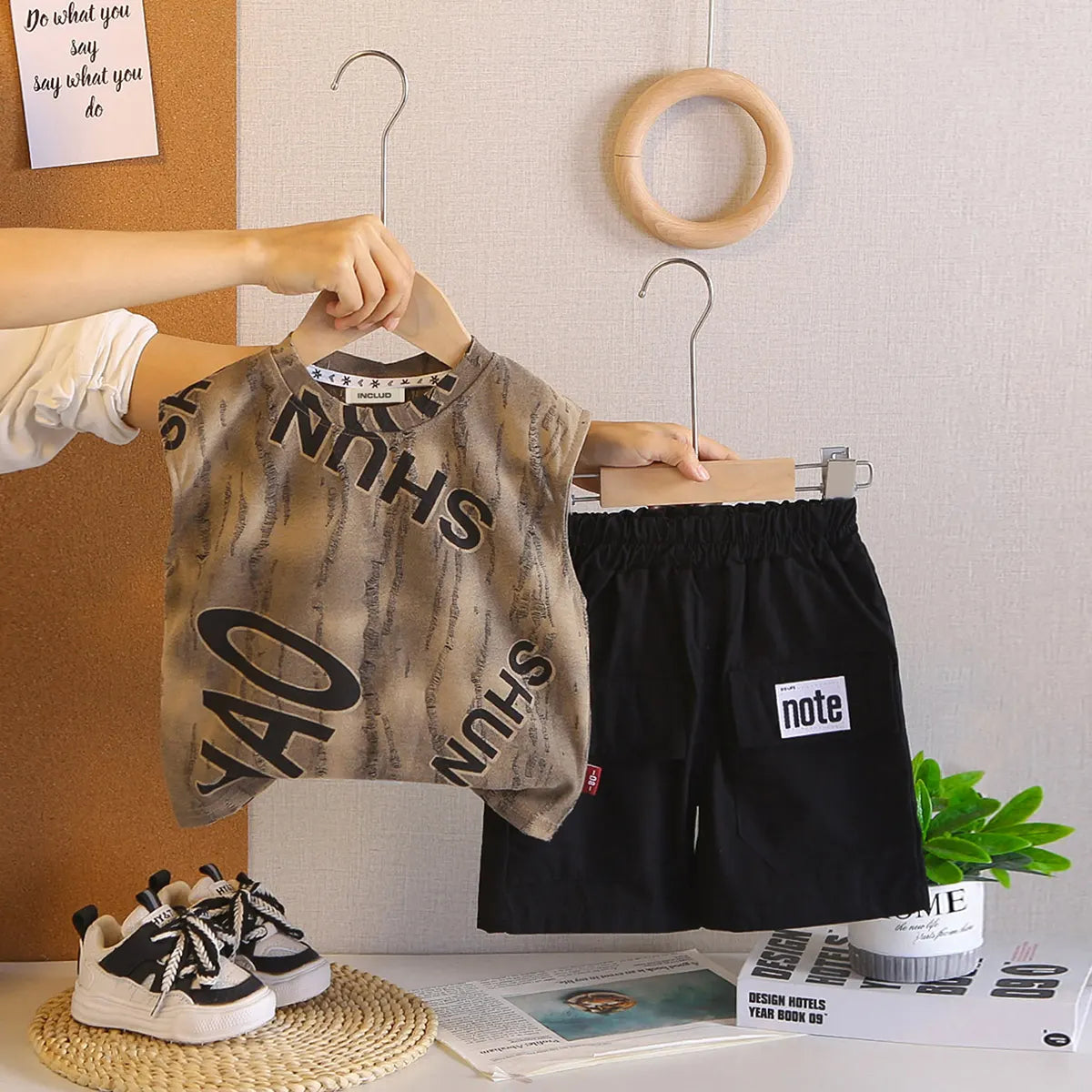 Boys Brown Typographic Printed Sleeveless T-Shirt With Shorts Sets Sets Brown 1-2 Y