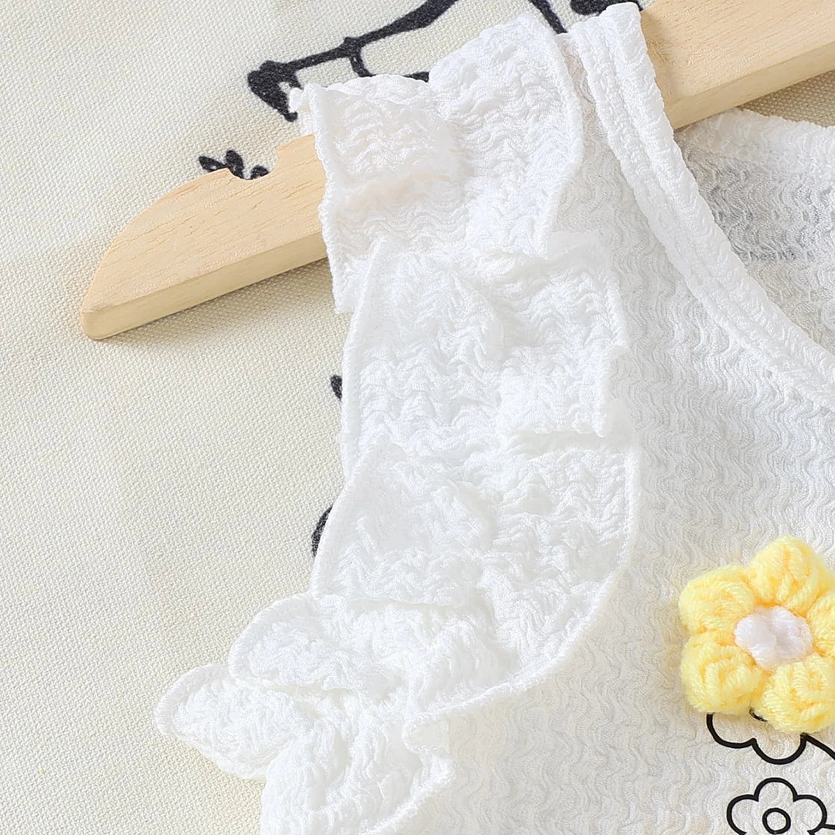 Girls Yellow Floral Applique Sleeveless Top With Shorts Sets 2 pc. Sets