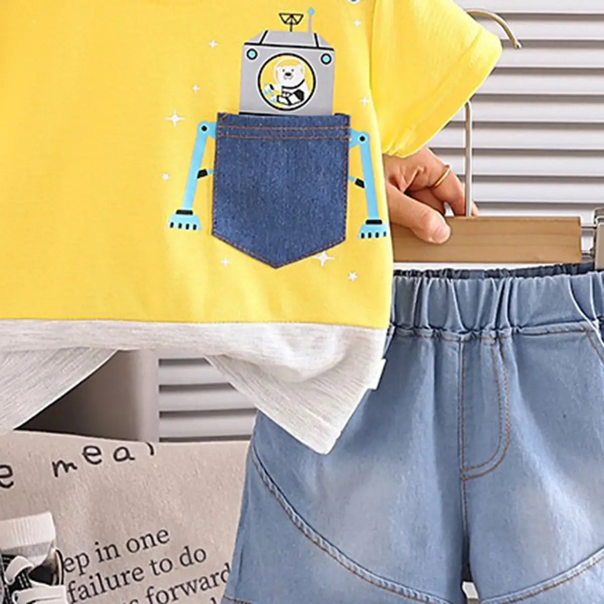 Boys Yellow Robot Graphic T-Shirt With Denim Shorts Sets Sets