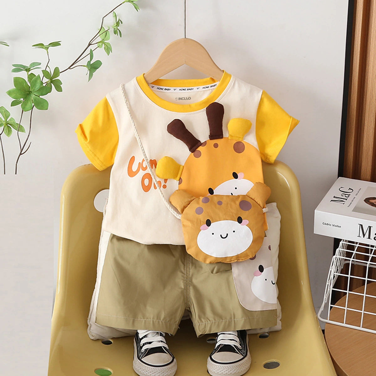 Boys Yellow Giraffe Graphic Short Sleeves T-Shirt With Elasticated Shorts Sets Sets Yellow 1-2 Y