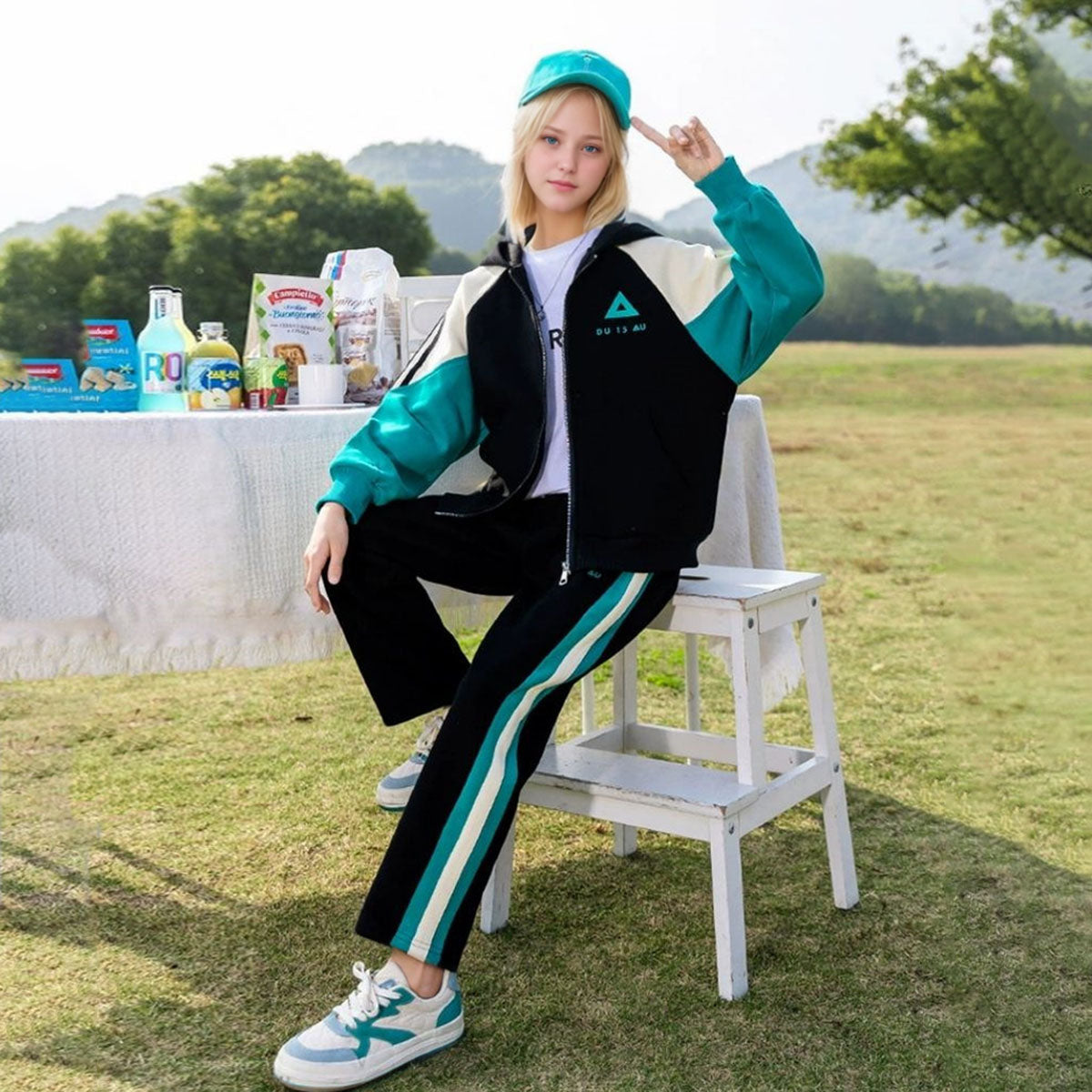 Girls Black Colorblocked Front Zipper Hooded Jacket With Pants Winter Set 2 pc. Sets