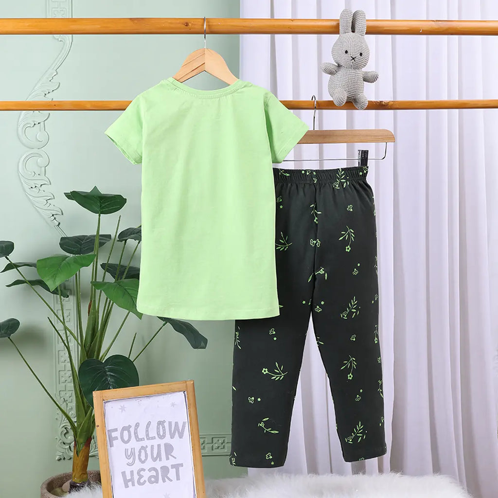 Girls Green Graphic Printed Short Sleeve T-shirts With Elasticated Legging Sets Sets