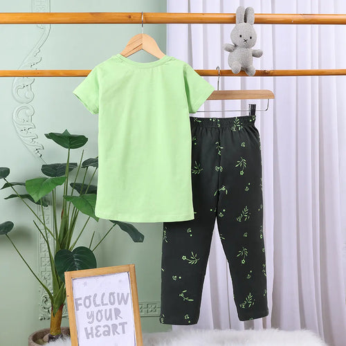 Girls Green Graphic Printed Short Sleeve T-shirts With Elasticated Legging Sets Sets