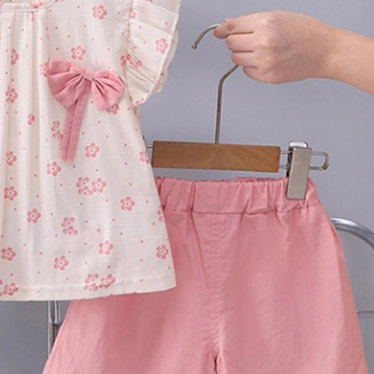 Girls Pink Floral Printed Round Neck Top With Elasticated Shorts Sets 2 pc. Sets