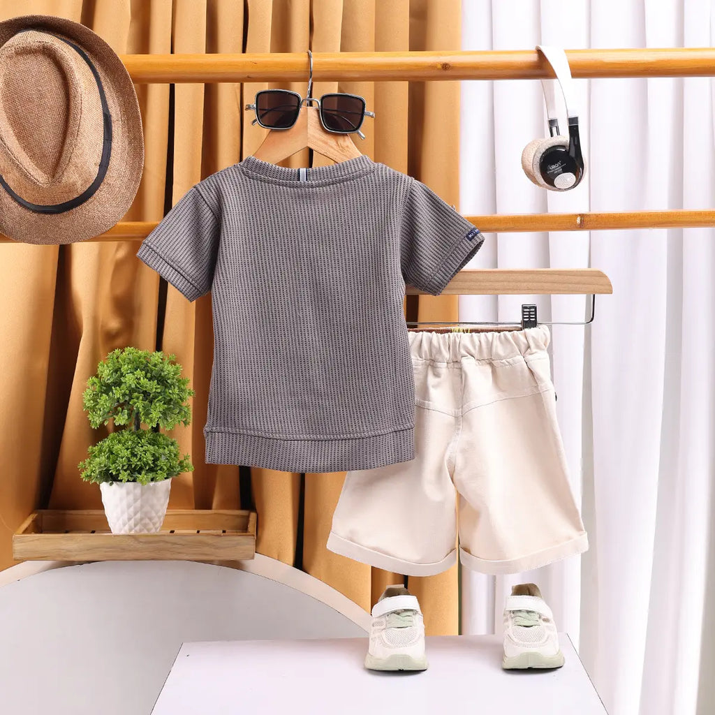 Boys Grey Typography Printed T-Shirt With Shorts Set Sets