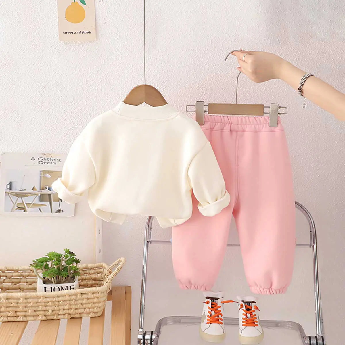 Girls Off White Floral Sweatshirt With Joggers Set Sets